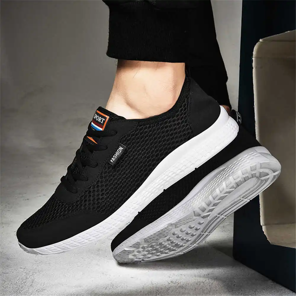 Men'S Fashion Over The Years - Sepatu kets biru muda untuk pria,